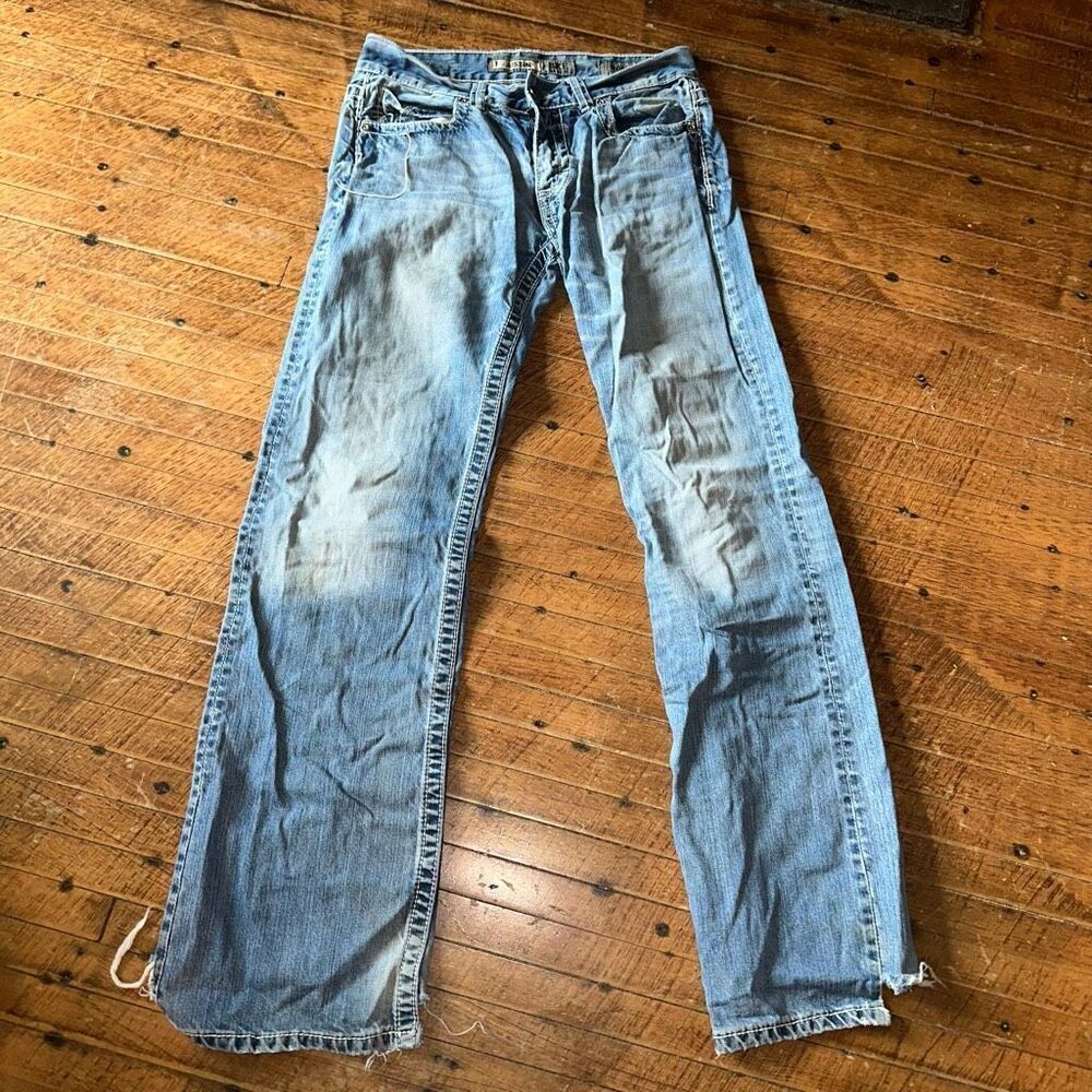BKE Justin Straight distressed 30L cowboy normcore jeans